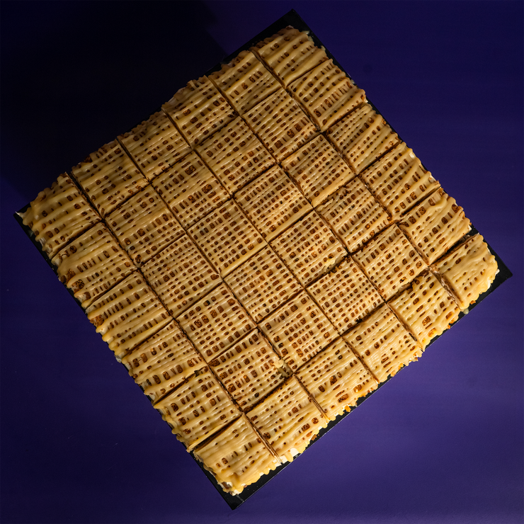 Square Butterscotch Cookies Bites 9 Inch (1.2kg)