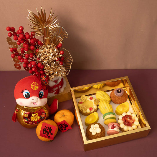 Lunar Luxe Sweets Box (East Meets West)